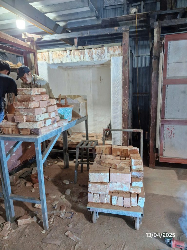 Lo dien xuong gom kong 13